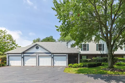 220 Hampshire Ct #101A, Naperville, IL 60565