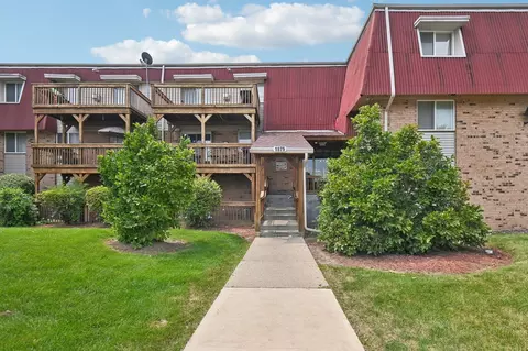 1875 Tall Oaks Dr #1402, Aurora, IL 60505