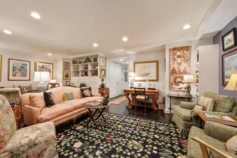 Living - 40 E Delaware Pl #305, Chicago, IL 60611 photo 3 of 5