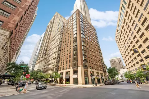 40 E Delaware Pl #305, Chicago, IL 60611