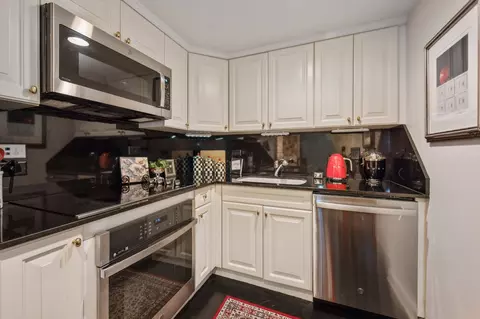 Kitchen - 40 E Delaware Pl #305, Chicago, IL 60611 photo 3 of 3