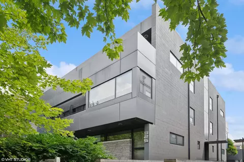 925 N Wolcott Ave #203, Chicago, IL 60622