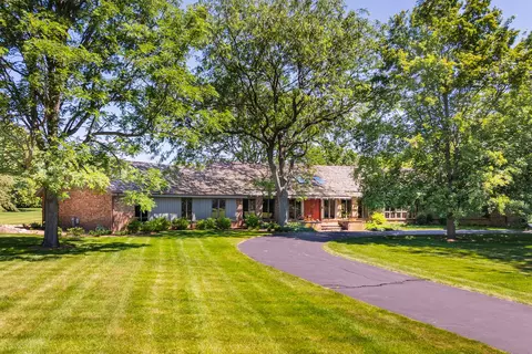 7810 E Swarthmore Rd, Woodstock, IL 60098