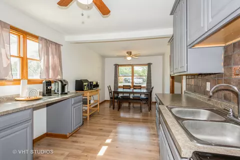 Kitchen - 485 Westview St, Hoffman Estates, IL 60169 photo 1 of 1