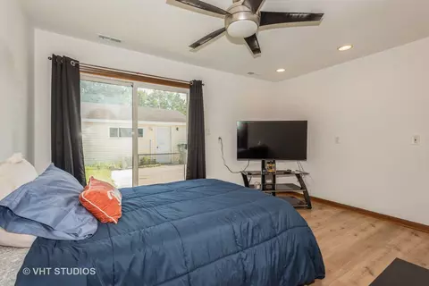 Bedroom - 485 Westview St, Hoffman Estates, IL 60169 photo 4 of 4