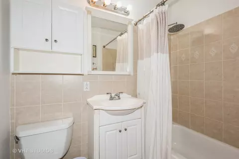 Bath - 485 Westview St, Hoffman Estates, IL 60169 photo 2 of 2