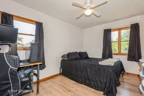 Bedroom - 485 Westview St, Hoffman Estates, IL 60169 photo 1 of 4