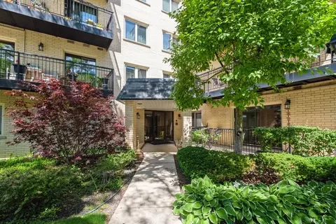 8610 Waukegan Rd #205, Morton Grove, IL 60053