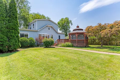 808 2nd Ct, Bensenville, IL 60106