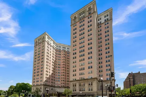 5555 N Sheridan Rd #1714, Chicago, IL 60640
