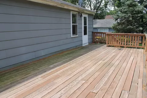 Exterior - 902 Paul St, Mchenry, IL 60051 photo 3 of 4