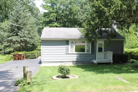 902 Paul St, Mchenry, IL 60051