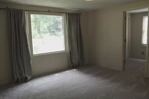 Bedroom - 902 Paul St, Mchenry, IL 60051 photo 1 of 4