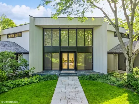 21 Lakewood Dr, Glencoe, IL 60022