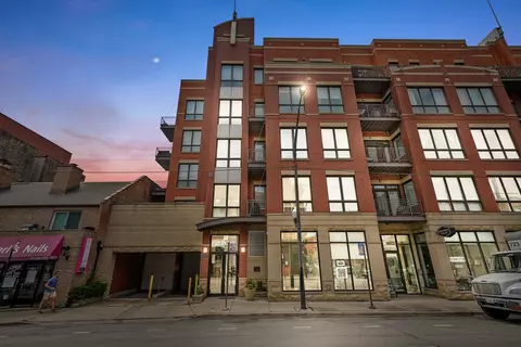2700 N Halsted St #401, Chicago, IL 60614