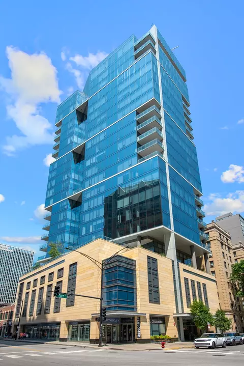 4 Elm St #PH23, Chicago, IL 60611