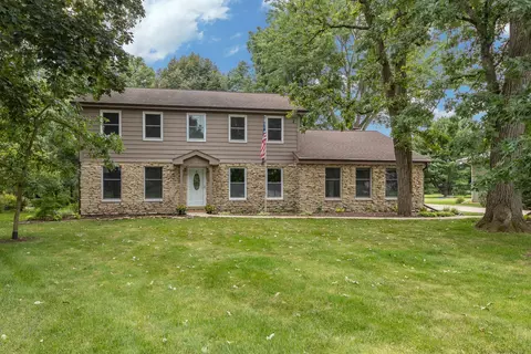 1986 Fays Ln, Sugar Grove, IL 60554