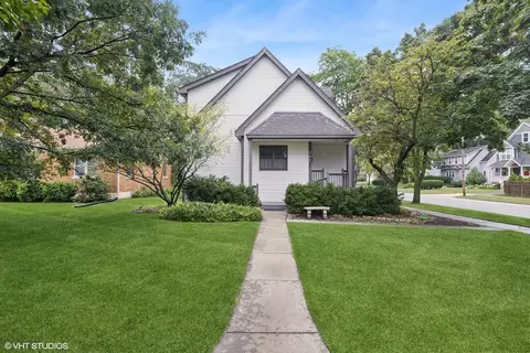907 N Cross St, Wheaton, IL 60187 photo 29