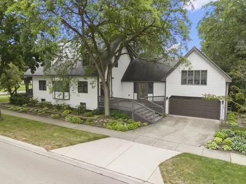 907 N Cross St, Wheaton, IL 60187 photo 30