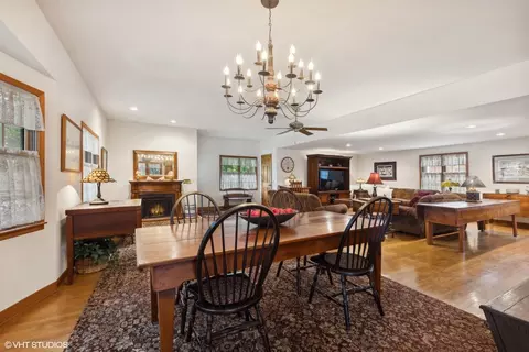 907 N Cross St, Wheaton, IL 60187 photo 14