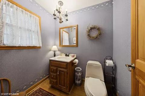 907 N Cross St, Wheaton, IL 60187 photo 18