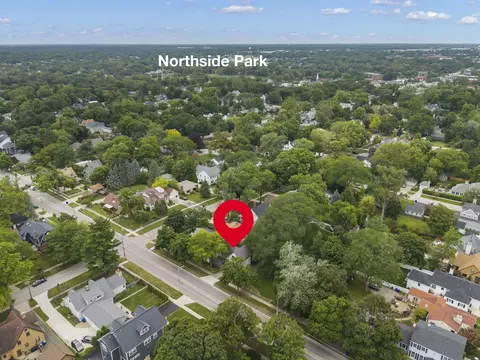 907 N Cross St, Wheaton, IL 60187 photo 6