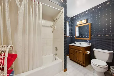907 N Cross St, Wheaton, IL 60187 photo 19