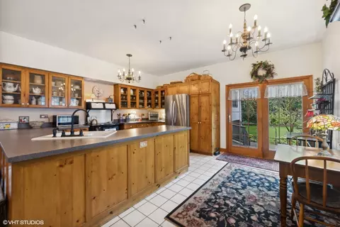 907 N Cross St, Wheaton, IL 60187 photo 15