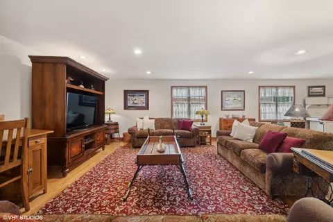 907 N Cross St, Wheaton, IL 60187 photo 10