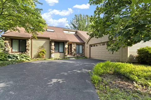1105 Brighton Rd, Naperville, IL 60563