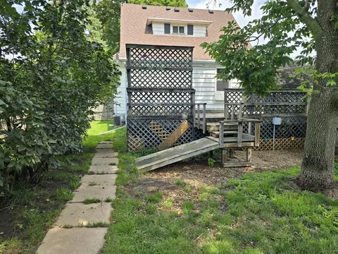 Exterior - 646 E Locust St, Lanark, IL 61046 photo 6 of 9