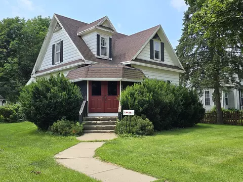 Exterior - 646 E Locust St, Lanark, IL 61046 photo 3 of 9