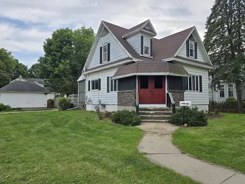 646 E Locust St, Lanark, IL 61046