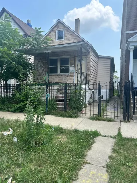 2741 S Karlov Ave, Chicago, IL 60623