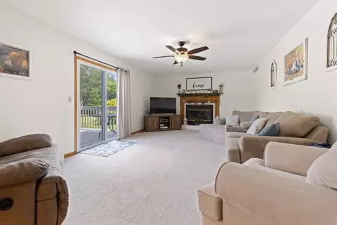 3976 E Mockingbird Ln, Byron, IL 61010 photo 5