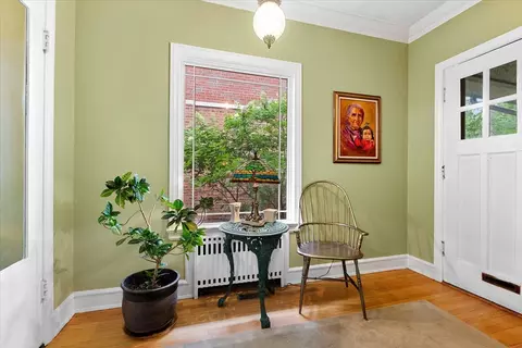 1425 W Juneway Ter, Chicago, IL 60626 photo 4