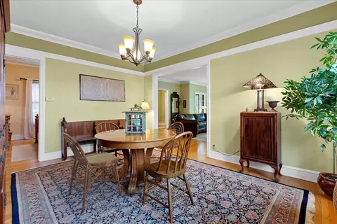 1425 W Juneway Ter, Chicago, IL 60626 photo 9