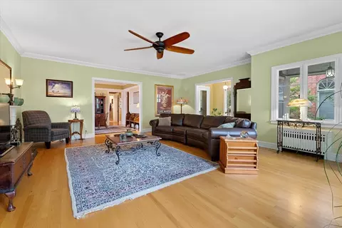 1425 W Juneway Ter, Chicago, IL 60626 photo 6