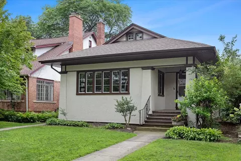1425 W Juneway Ter, Chicago, IL 60626