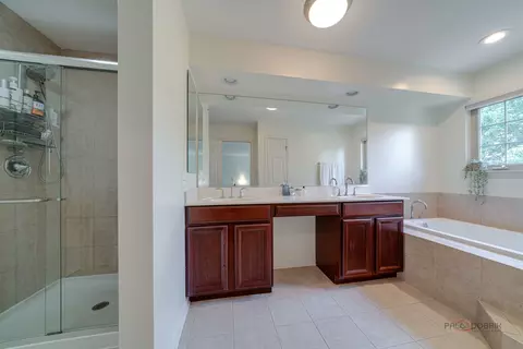6462 Cunningham Ct #B, Gurnee, IL 60031 photo 24