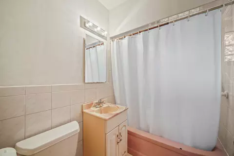 380 Pinehurst Dr, Des Plaines, IL 60016 photo 14