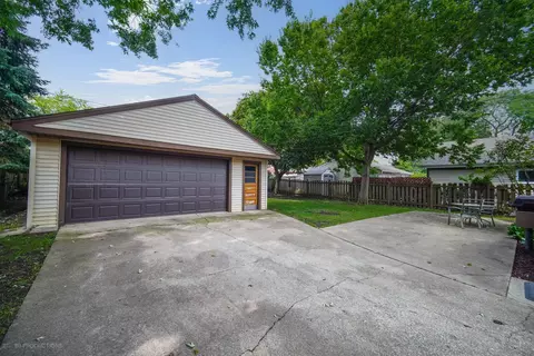380 Pinehurst Dr, Des Plaines, IL 60016 photo 20