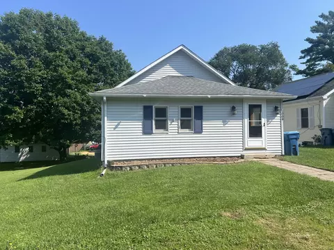 1009 Grand View St, Dixon, IL 61021