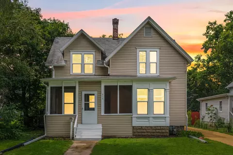 615 N 12th St, Dekalb, IL 60115