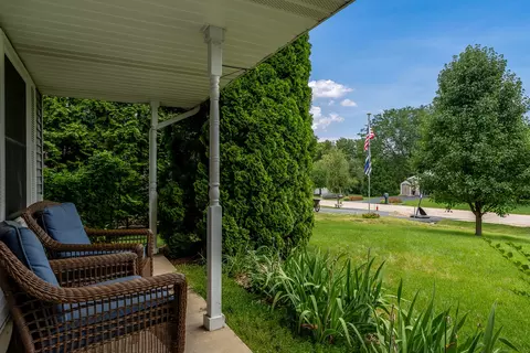 875 Brandy Bend Rd, Roscoe, IL 61073 photo 4