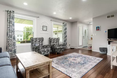 875 Brandy Bend Rd, Roscoe, IL 61073 photo 9