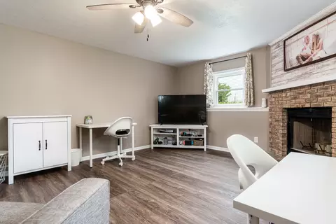 875 Brandy Bend Rd, Roscoe, IL 61073 photo 18