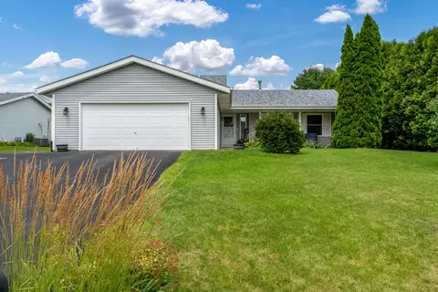 875 Brandy Bend Rd, Roscoe, IL 61073 photo 2