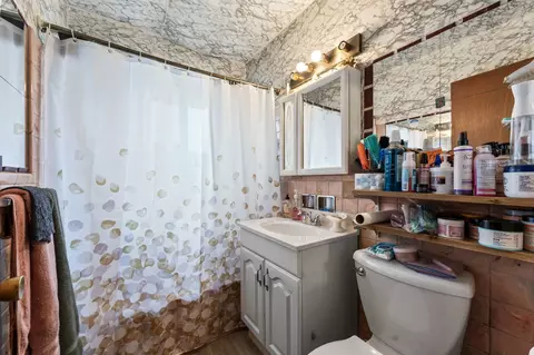 Bath - 16339 Marshfield Ave, Markham, IL 60428 photo 1 of 2