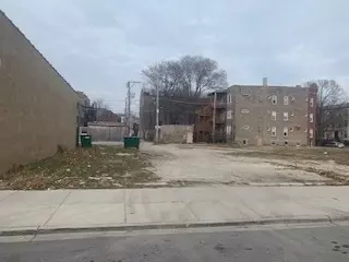 612 E 61st St, Chicago, IL 60637 photo 1